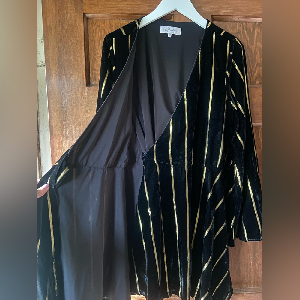 L’Academie Black and Gold Striped Wrap Dress. Size L. - Picture 8 of 15